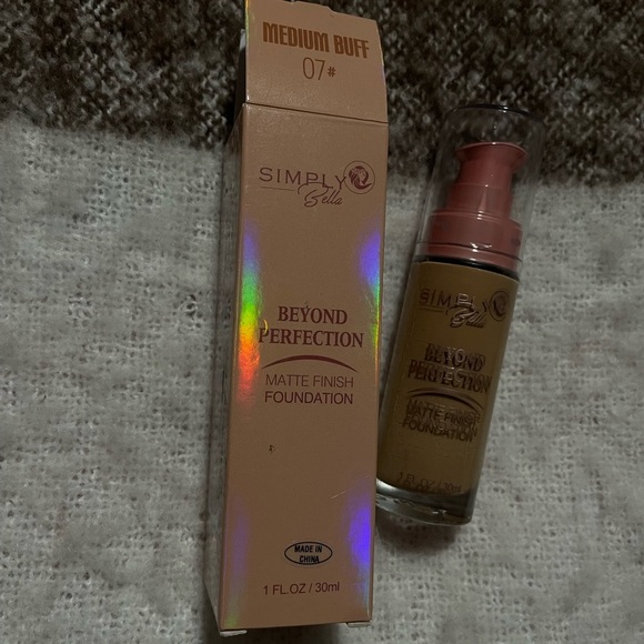 Simply Belle Beyond Perfection Matte Foundation - Medium Buff - Picture 1 of 1